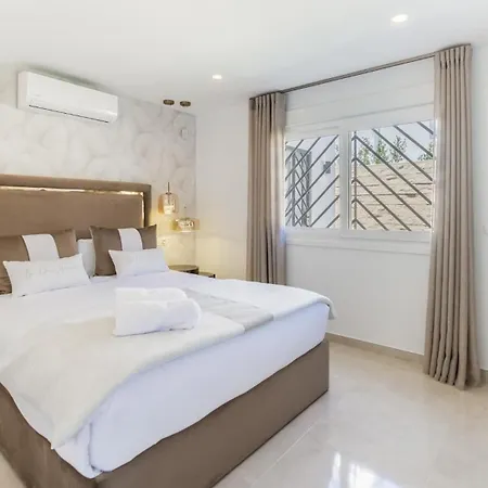 Costalita Cozy Sea Front Holiday home *
