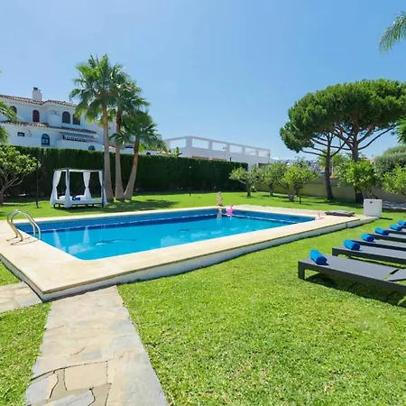 Costalita Cozy Sea Front Estepona